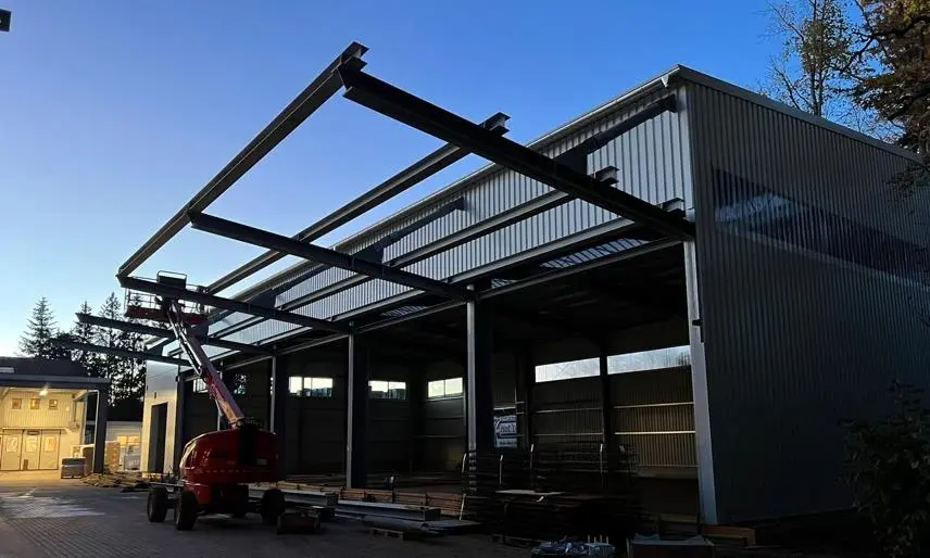 Stahlkonstruktion der Stang Lagerhalle in Gmund